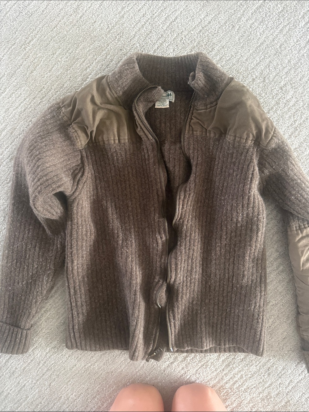 100% Lambs Wool LL Bean small Brown Ribbed Zip-Up Sweater Jacket